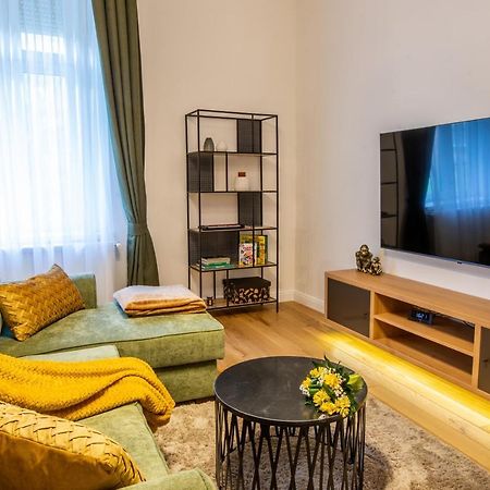 Borkapartman Szeged Buitenkant foto
