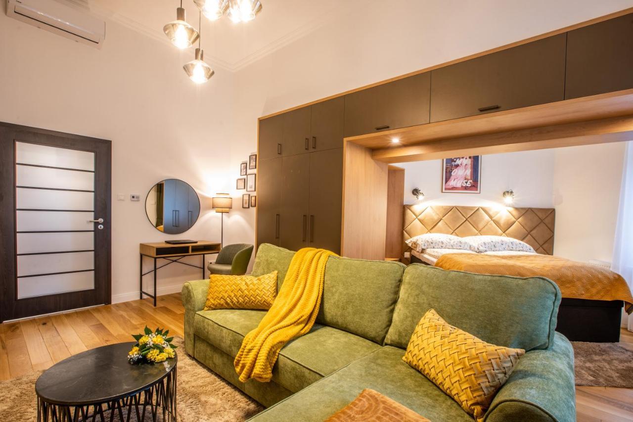 Borkapartman Szeged Buitenkant foto